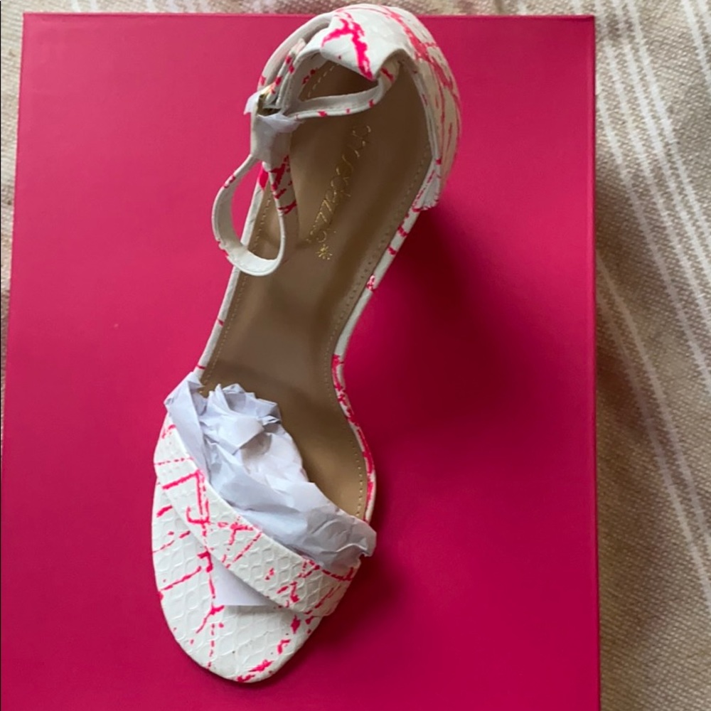 Heeled shoe